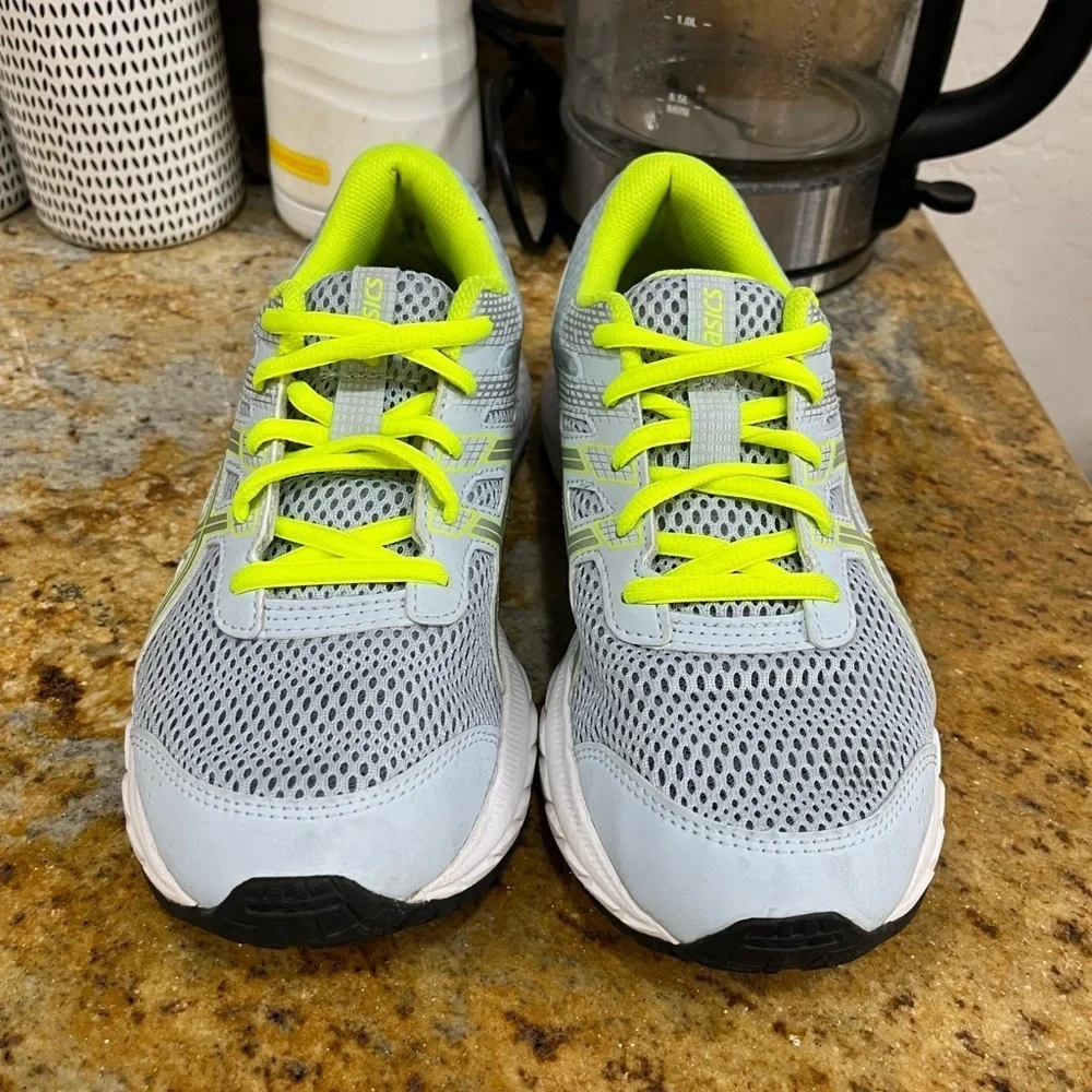 Asics Men’s Light Gray and Neon Yellow Running Shoes